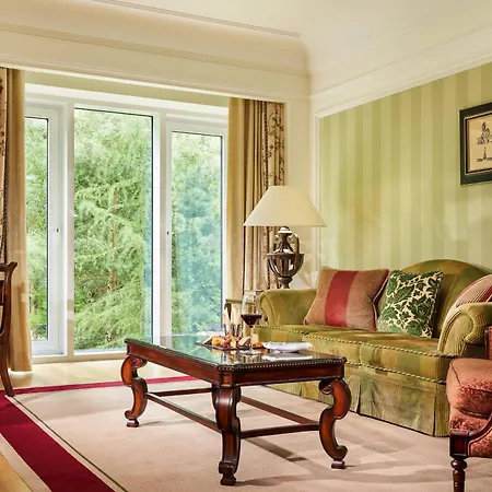 Powerscourt Hotel, Autograph Collection 5*