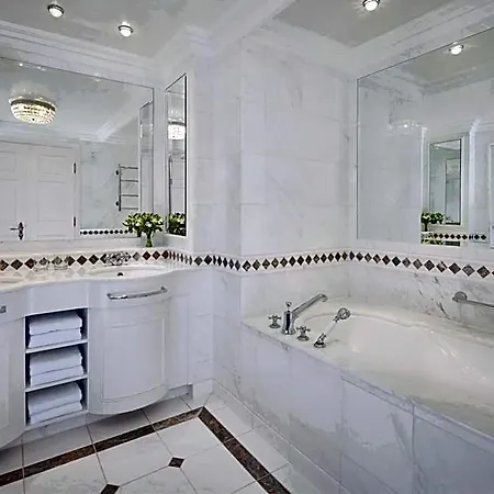 Powerscourt Hotel, Autograph Collection