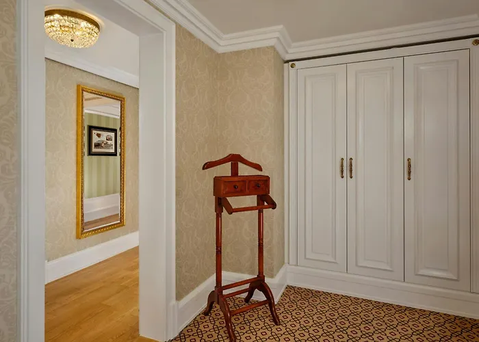 Powerscourt Hotel, Autograph Collection